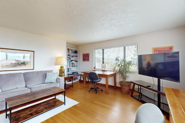 Humboldt Bay Retreat image 15